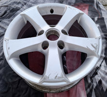 Load image into Gallery viewer, 1x Alufelge 15 Zoll 6.5" 5x112 50ET Glanz Silber 1T1071495A VW Touran 1t1 FEL7322732740sg