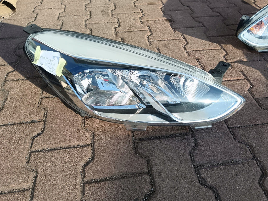 Frontscheinwerfer Ford Fiesta I Ein Satz Scheinwerfer Headlight SCH5709558295by