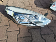 Laden Sie das Bild in den Galerie-Viewer, Frontscheinwerfer Ford Fiesta I Ein Satz Scheinwerfer Headlight SCH5709558295by