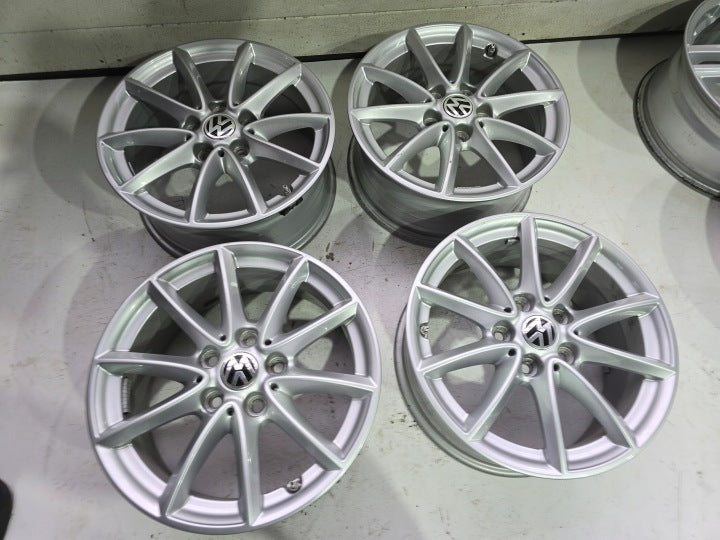 4x Alufelge 16 Zoll 7.0" 5x112 52ET 6775618 BMW 4 Caddy V Golf VII Touran FEL9805843205qy