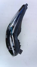 Load image into Gallery viewer, Frontscheinwerfer Kia Sportage IV 92102F1500 Full LED Rechts Headlight SCH4630484502tr