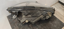 Laden Sie das Bild in den Galerie-Viewer, Frontscheinwerfer Mercedes-Benz W176 A1768203861KZ Links Scheinwerfer Headlight SCH9652046078zu