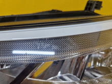 Laden Sie das Bild in den Galerie-Viewer, Frontscheinwerfer VW Id.3 10B941029 Full LED Ein Stück (Rechts oder Links) SCH9996211649sw