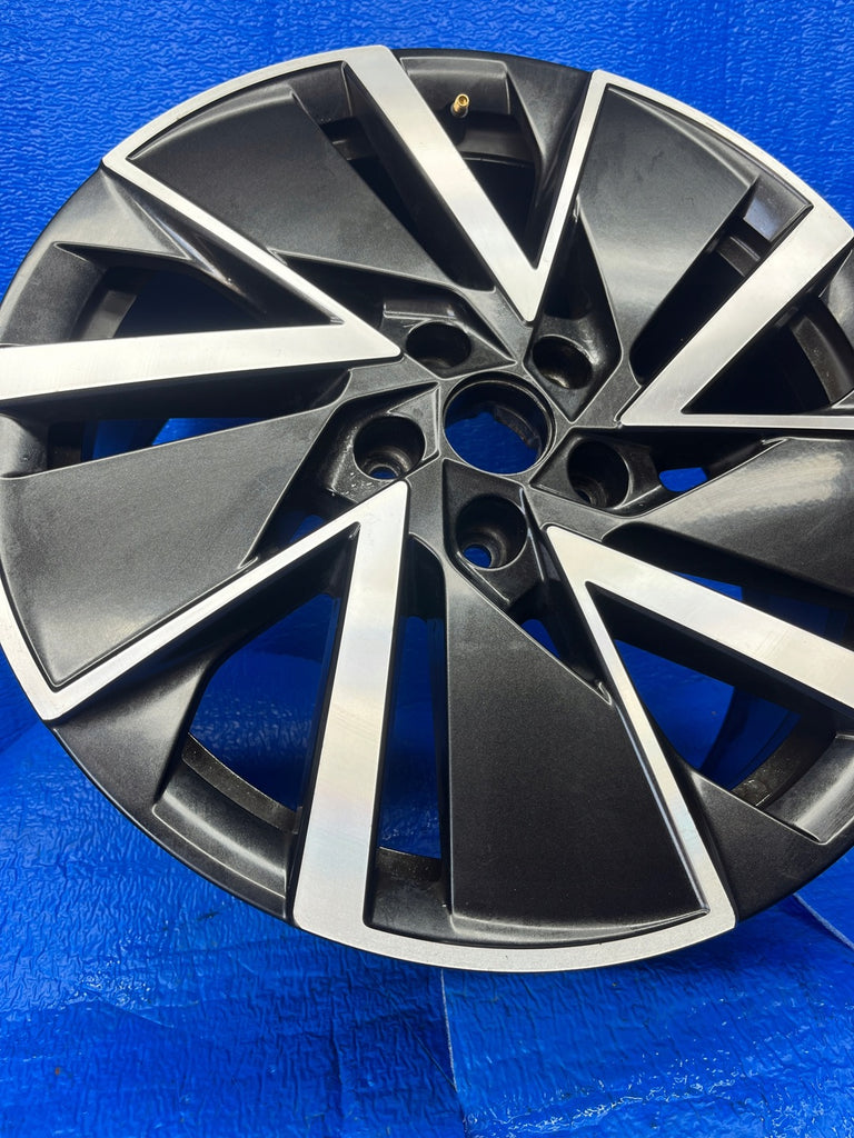 1x Alufelge 18 Zoll 7.5" 5x112 48ET Glanz Schwarz 5E3601025AD Mg Octavia 5e3 Iv