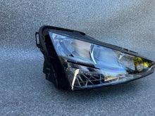 Laden Sie das Bild in den Galerie-Viewer, Frontscheinwerfer Skoda Scala 657941016 LED Rechts Scheinwerfer Headlight SCH8785775190xd