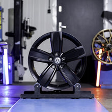 Load image into Gallery viewer, 4x Alufelge 17 Zoll 7.0" 5x112 40ET Glanz Schwarz Audi Passat Tiguan Touran Golf FEL7179755245gg