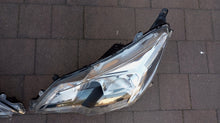 Load image into Gallery viewer, Frontscheinwerfer Mitsubishi Space Ein Satz Scheinwerfer Headlight SCH8646274251wd