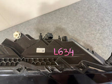 Laden Sie das Bild in den Galerie-Viewer, Frontscheinwerfer Skoda Superb III 3V1941016E 922430111502040001 LED Rechts SCH1664546915hd