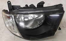 Load image into Gallery viewer, Frontscheinwerfer Mitsubishi L200 8301B462 Rechts Scheinwerfer Headlight SCH5490631740la