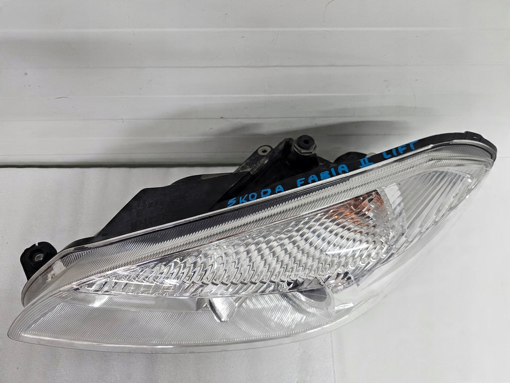 Frontscheinwerfer Skoda Fabia II Links Scheinwerfer Headlight