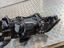 Laden Sie das Bild in den Galerie-Viewer, Frontscheinwerfer Mitsubishi Outlander III 8301C8-64 LED Rechts Headlight