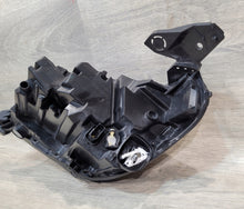 Laden Sie das Bild in den Galerie-Viewer, Frontscheinwerfer Opel Corsa F 39162654 Full LED Rechts Scheinwerfer Headlight SCH5323613464av