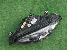 Laden Sie das Bild in den Galerie-Viewer, Frontscheinwerfer Mercedes-Benz W205 A205 A2059061506 Links Headlight SCH9394250147zy
