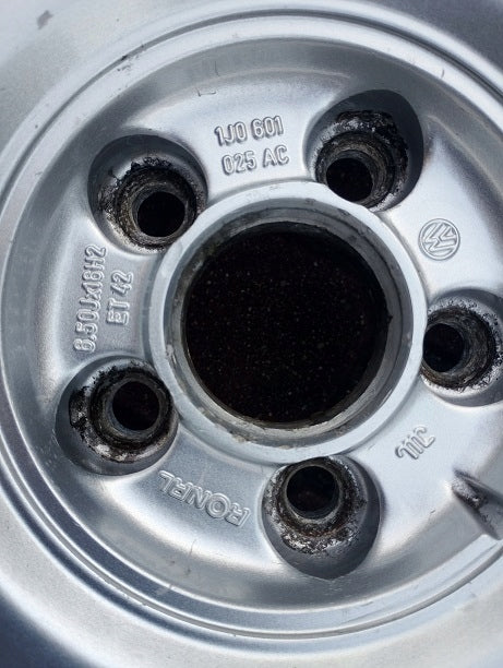 1x Alufelge 16 Zoll 6.5" 5x100 42ET Glanz Silber 1J0601025AC VW Golf Iv FEL3898666221lw