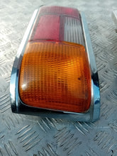 Laden Sie das Bild in den Galerie-Viewer, Frontscheinwerfer Mercedes-Benz W115 Ein Stück (Rechts oder Links) Headlight