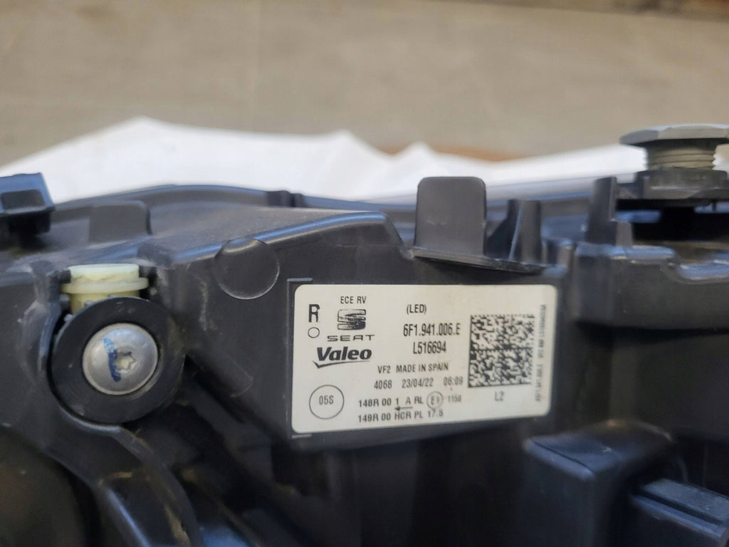 Frontscheinwerfer Seat Ibiza 6F1941006E LED Ein Stück (Rechts oder Links)