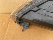 Load image into Gallery viewer, Frontscheinwerfer VW Caddy 2K8941006C Rechts Scheinwerfer Headlight SCH8306549872jr