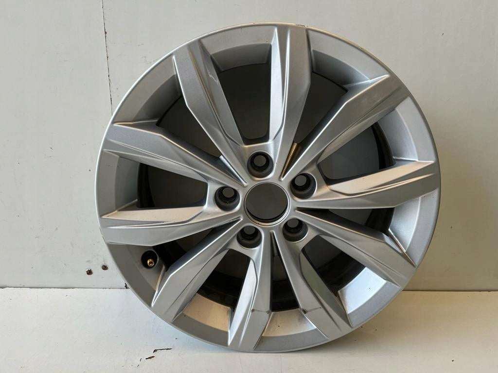 1x Alufelge 15 Zoll 5.5" 5x100 2G0601025 VW Polo Rim Wheel