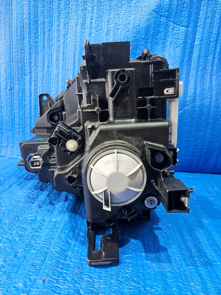 Frontscheinwerfer Mitsubishi Eclipse Cross 8301D78 LED Links Headlight