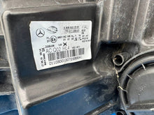 Laden Sie das Bild in den Galerie-Viewer, Frontscheinwerfer Mercedes-Benz Sprinter 906 A9068202361 Links Headlight SCH7375716455tt