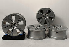 Laden Sie das Bild in den Galerie-Viewer, 4x Alufelge 19 Zoll 8.0" 5x112 34ET Glanz Silber 4KE601025L Audi E-Tron FEL4579540829iw