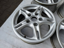 Laden Sie das Bild in den Galerie-Viewer, 4x Alufelge 16 Zoll 7.0&quot; 5x130 40ET Glanz Silber 99636211400 Porsche Boxster 986