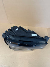 Laden Sie das Bild in den Galerie-Viewer, Frontscheinwerfer Skoda Karoq 57B941009 Ein Satz Scheinwerfer Headlight SCH9605249398ld