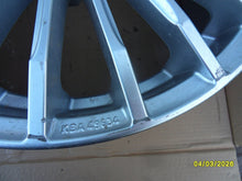 Load image into Gallery viewer, 1x Alufelge 17 Zoll 7.5" 5x112 35ET Glanz Silber KBA49634 Rim Wheel FEL8520130687af