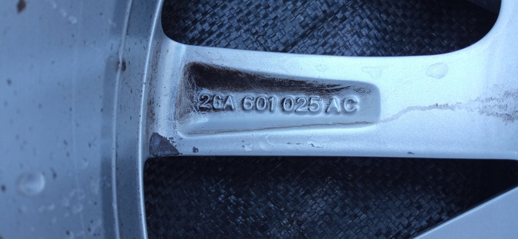 1x Alufelge 17 Zoll 7.0" 5x112 45ET Glanz Silber 2GA601025 VW T-Roc Troc FEL7119455841bj