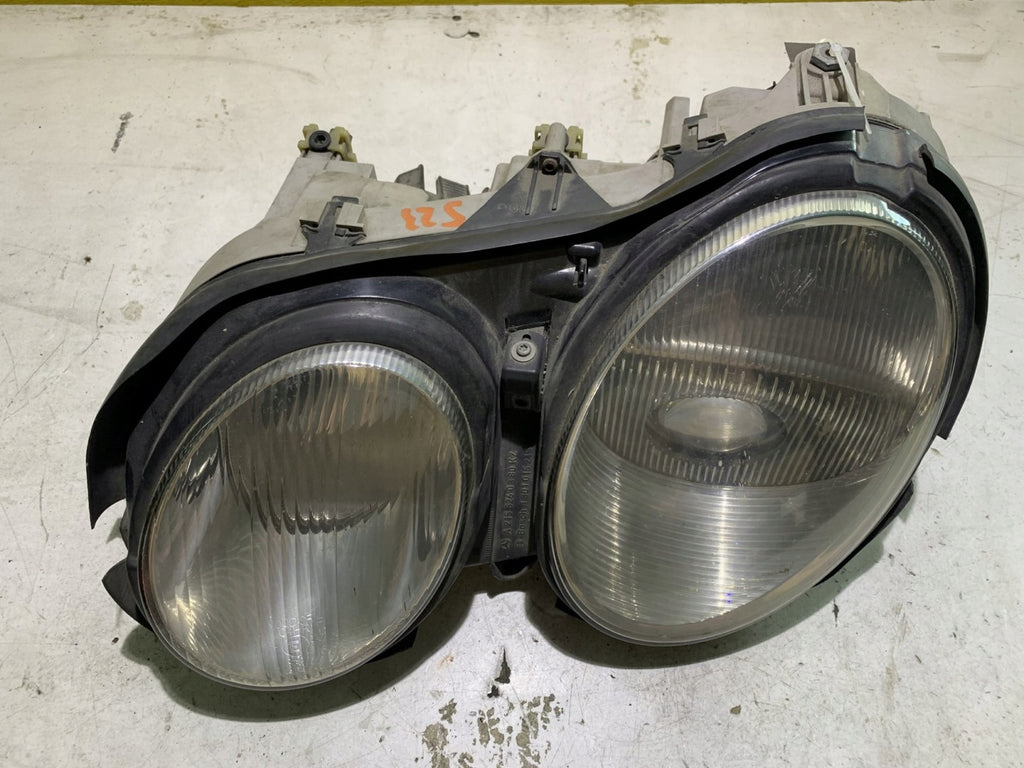 Frontscheinwerfer Mercedes-Benz A2158200161 Links Scheinwerfer Headlight