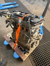 Load image into Gallery viewer, Motor Toyota Prius 2ZR-FXE 1.8 30TKm Benzin Engine Komplett MOT2017160268xn