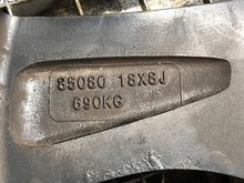 Laden Sie das Bild in den Galerie-Viewer, 1x Alufelge 18 Zoll 8.0&quot; 4x108 43ET Glanz Schwarz LORK500719 Volvo Rim Wheel