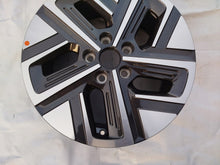 Load image into Gallery viewer, 1x Alufelge 17 Zoll 7.0&quot; 5x114.3 50ET 52910-DD100 Hyundai Kona Rim Wheel