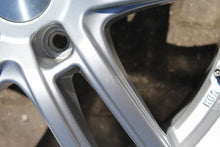Laden Sie das Bild in den Galerie-Viewer, 4x Alufelge 17 Zoll 7.0" 5x114.3 50ET Glanz Silber KBA-51743- Hyundai I Z FEL4641997346iw