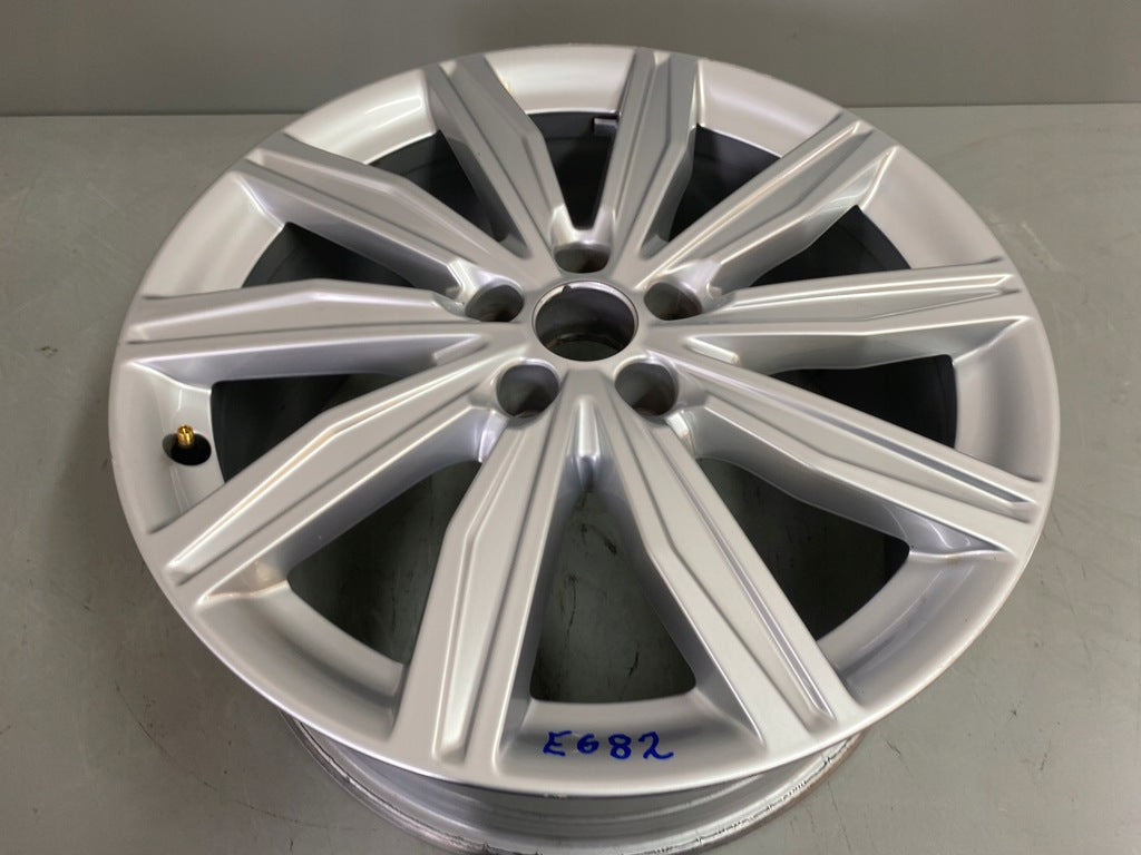 1x Alufelge 19 Zoll 8.0" 5x112 39ET Glanz Silber 4K0601025M Audi A6 C8 Rim Wheel FEL2428373735wt
