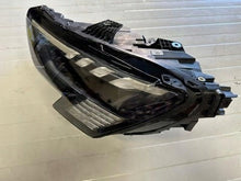 Laden Sie das Bild in den Galerie-Viewer, Frontscheinwerfer Audi 8Y0941035F LED Ein Stück (Rechts oder Links) Headlight