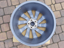 Laden Sie das Bild in den Galerie-Viewer, 1x Alufelge 18 Zoll 7.5&quot; 5x112 51ET Graphit 5E0601025AS Skoda Superb III Octavia