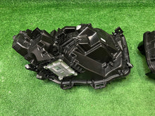 Laden Sie das Bild in den Galerie-Viewer, Frontscheinwerfer Renault 260606388R Ein Stück (Rechts oder Links) Headlight