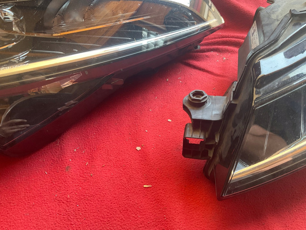 Frontscheinwerfer Skoda 3V1941015D 3V1941016D LED Ein Satz Headlight