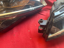 Laden Sie das Bild in den Galerie-Viewer, Frontscheinwerfer Skoda 3V1941015D 3V1941016D LED Ein Satz Headlight