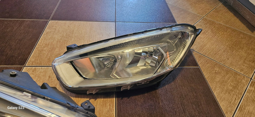 Frontscheinwerfer Ford Courier ET7613W029AK ET7613W030AK Rechts oder Links SCH4490521091sw