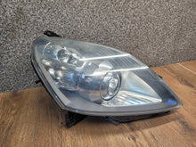 Laden Sie das Bild in den Galerie-Viewer, Frontscheinwerfer Opel Zafira B A 301214682 Xenon Ein Stück (Rechts oder Links) SCH3557432804rw
