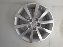 Load image into Gallery viewer, 1x Alufelge 16 Zoll 6.0" 5x112 38ET Glanz Silber 657601025B Skoda Rim Wheel FEL2516640481am