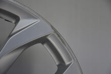 Load image into Gallery viewer, 1x Alufelge 18 Zoll 8.0&quot; 5x112 39ET Glanz Silber 4G0601025 Audi Rim Wheel