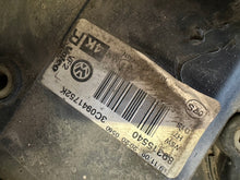 Load image into Gallery viewer, Frontscheinwerfer VW Passat 3C0941752K Bi-Xenon Rechts Scheinwerfer Headlight SCH5887034793zq