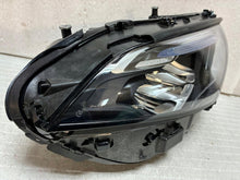 Laden Sie das Bild in den Galerie-Viewer, Frontscheinwerfer Mercedes-Benz W177 A1779064406 LED Rechts Headlight SCH7485620455dx