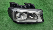 Laden Sie das Bild in den Galerie-Viewer, Frontscheinwerfer Hyundai Kona 92102J9000 Rechts Scheinwerfer Headlight