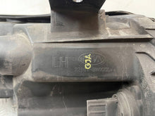Load image into Gallery viewer, Frontscheinwerfer Kia Sportage 921013U250 Links Scheinwerfer Headlight SCH7069950215ip