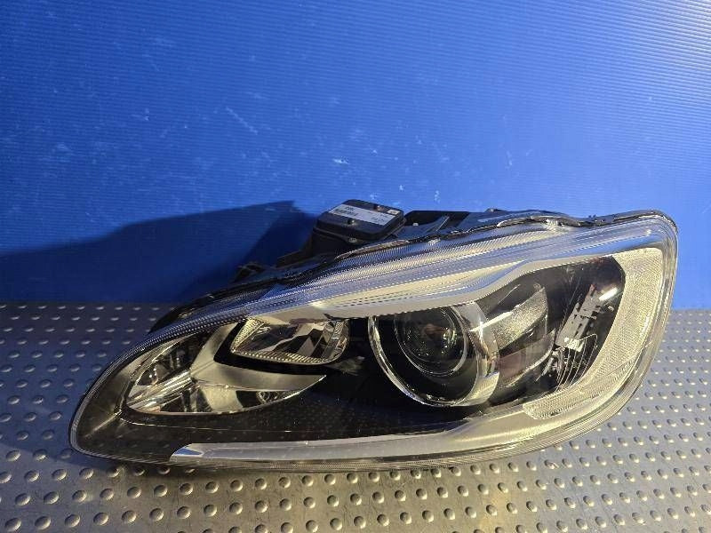 Frontscheinwerfer Volvo S60 V60 31420261 Xenon Links Scheinwerfer Headlight SCH5783315800ra