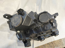 Laden Sie das Bild in den Galerie-Viewer, Frontscheinwerfer Toyota Proace City Verso 9835780680 73278187 Links Headlight SCH3257019554ke